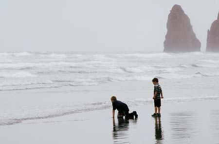 JKW_4009 Watching the waves in the rain
